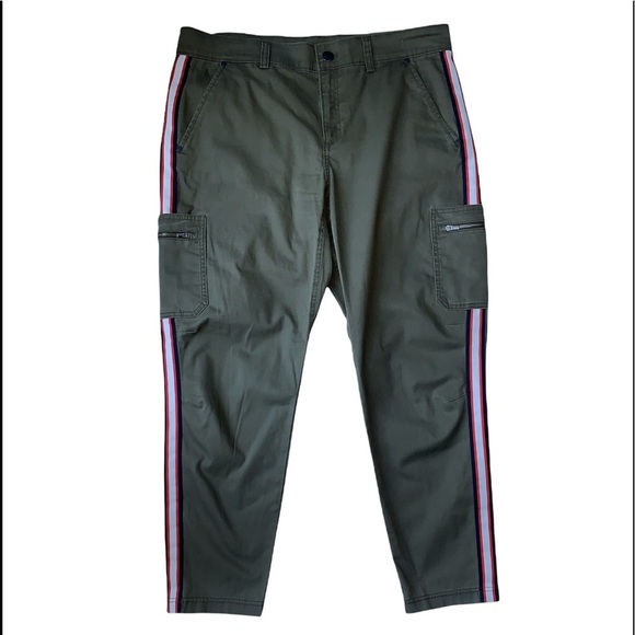 Athleta Summit‎ Cargo Pants - Picture 2 of 6